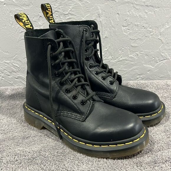 🔥 “DOC” Dr. Martens 1460 VIRGINIA PASCAL LEATHER BOOTS - Women Sz 6L - PERFECT - Picture 1 of 11